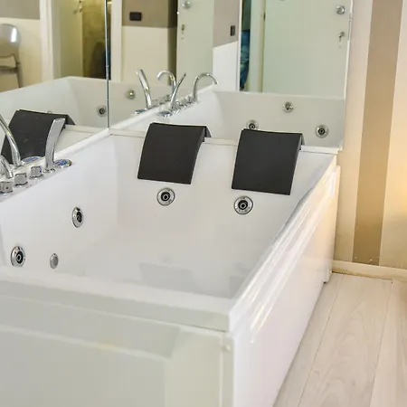 Mirosa Nocleg ze śniadaniem 4*